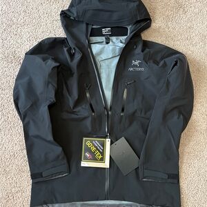 All Black Arc’teryx ALPHA SV GORE-TEX Jacket - mens large